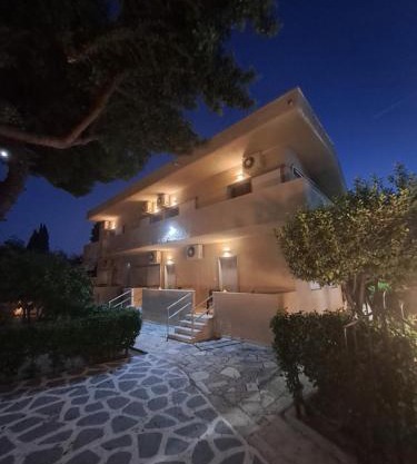 Studios Αποστόλης Selianitika