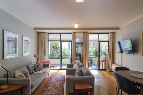 Stunning 1Bed Surry Hills Balcony Apt w Parking