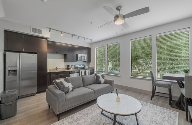 Stunning 1br Apartment I W/D I Parking