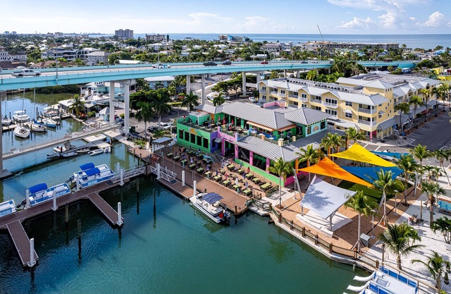 Stunning 2/2 in the Heart of Downtown Fort Myers Beach!
