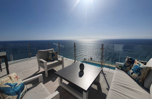 Stunning 2 Bedroom Apartment in Bayview Hills (Nerja) with Panoramic Sea Views