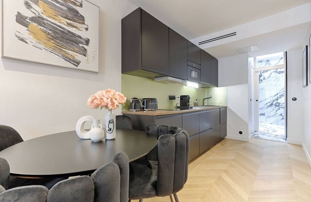 Stunning 2-Bedroom - Batignolles/Montmartre