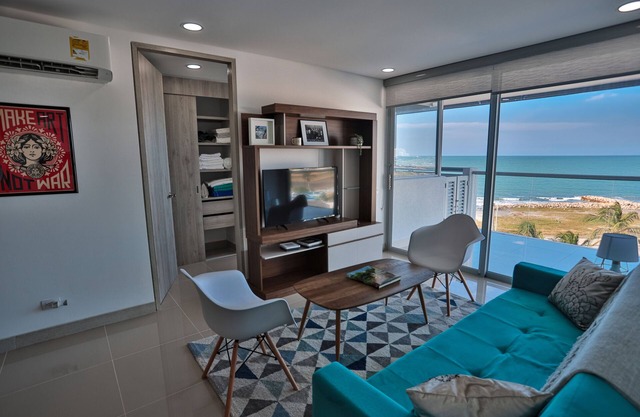 Stunning 2BR with Panoramic Ocean Views – Summer Specials