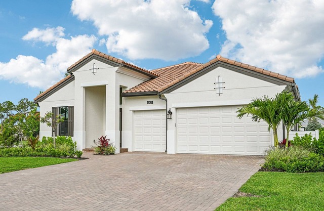 Stunning 3-bedroom Pool home in Palm Beach Gardens at Avenir's L'Ambiance