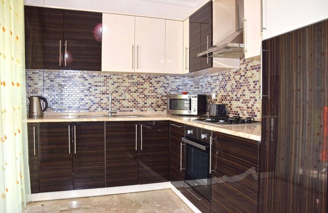 Stunning 3 Bedroom 3 Bathroom Apartment With Private Roof Terrace & Free WIFI