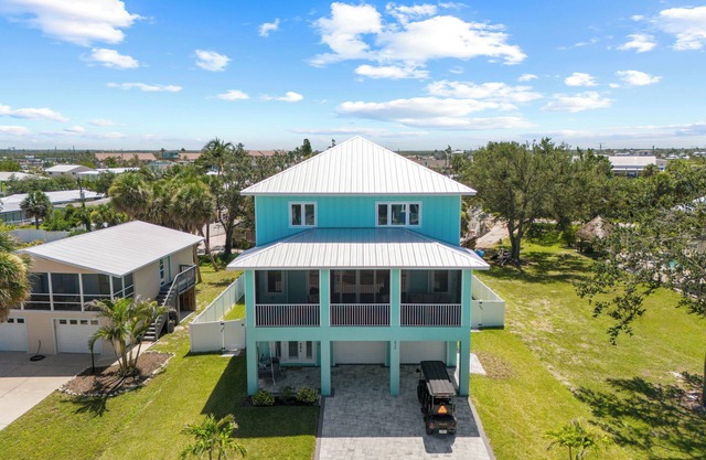 Stunning 4-bedroom house in delightful Fort Myers Beach with luxurious pool.