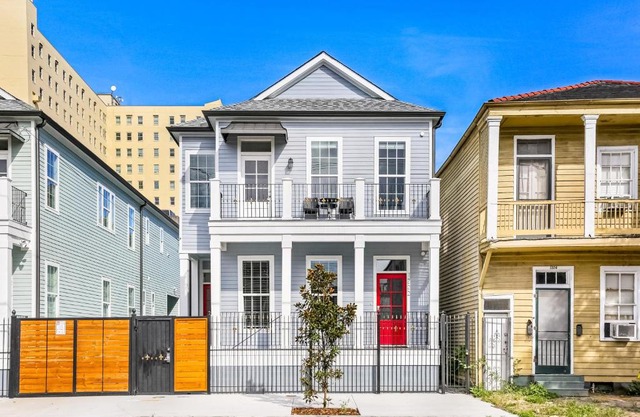 Stunning 4BR-5BR near French Quarter Homes by Hosteeva