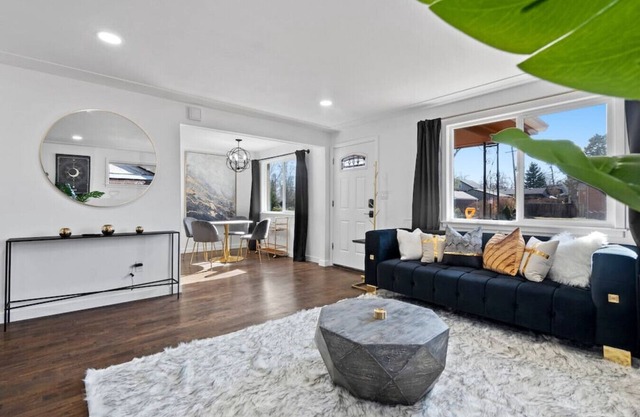 Stunning 5-Bedroom Home in DEN