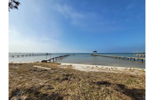 Stunning 5br 4ba Directly On The Bay
