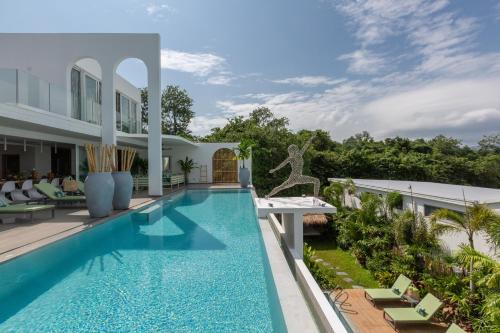 Stunning 7 BR, 2 swimming pools