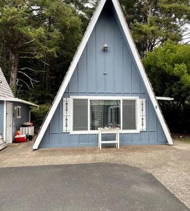 Stunning A Frame with Fantastic Views in Otter Rock, Oregon