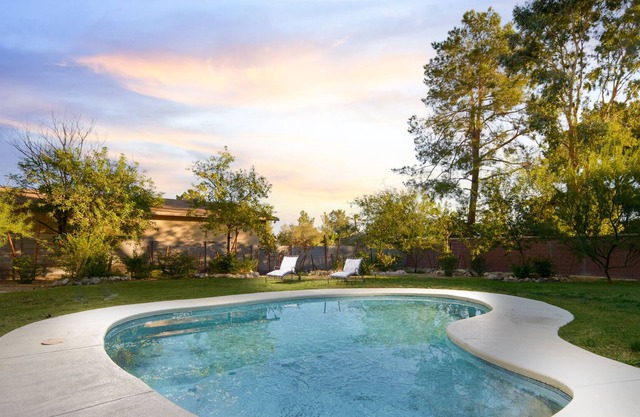 Stunning and Spacious in Vegas, Private Pool