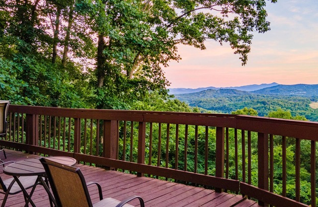 Stunning Asheville Home w/Hot Tub, Pool Table, Sleeps 12, 6 Miles from Downtown