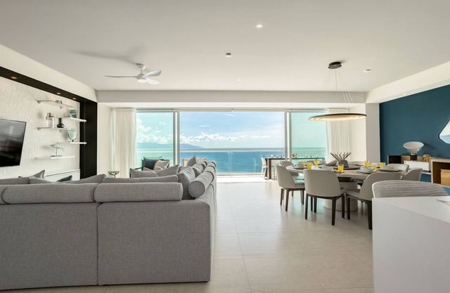 Stunning Beach Front Condo in Peninsula Tower 1! 3BD Condo for rent in North Hot