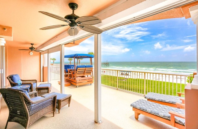Stunning Beachfront, Huge Balcony, W/D, Free Wi-Fi & Cable, BBQ, 2 Pools, Hot Tub ~ 110 La Contessa