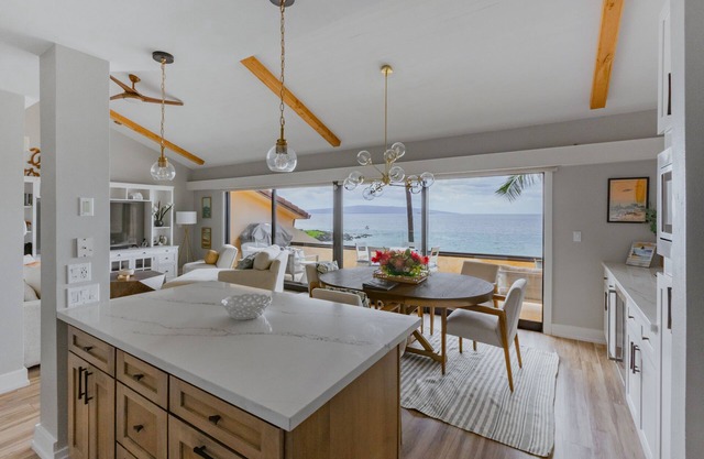 Stunning BEACHFRONT Luxury Makena Escape; Freshly Fully Remodeled 2023