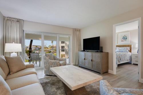 Stunning Beachfront Residence at The Sanibel Inn- Resort Amenities Included!