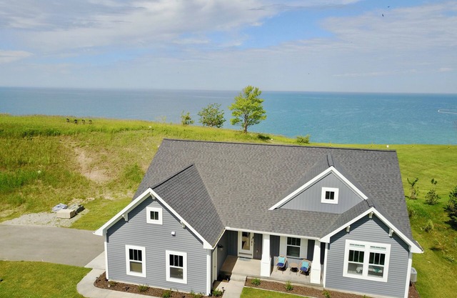 Stunning Brand New Lakefront Home on Lake Michigan w/Hot Tub & 5 Bedrooms