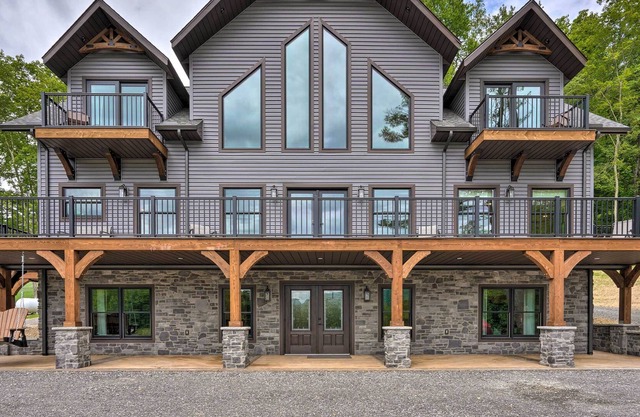Stunning 'Bugle Hollow Lodge' w/ Mtn Views!