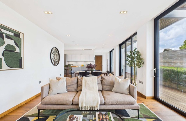 Stunning Camden Town Balcony Apartment