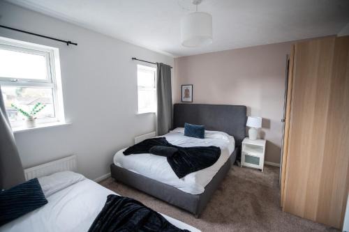 Stunning Cardiff Wharf View 4 Bed Free Parking