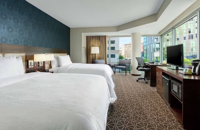 Stunning City Retreat Steps Away from White House | Rooftop Pool Access
