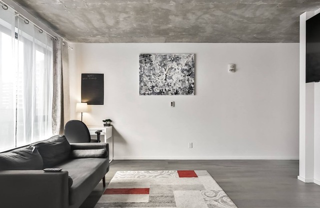 Stunning condo in the heart of downtown
