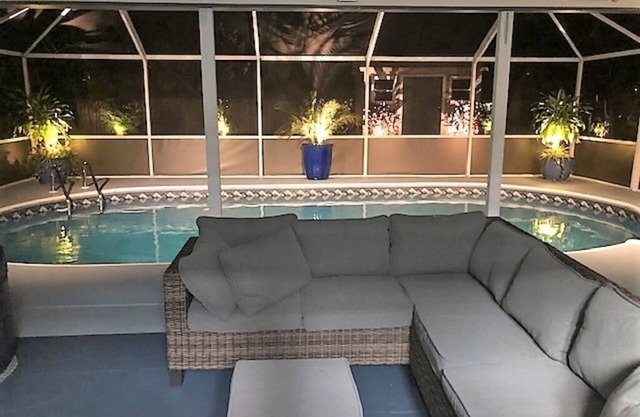 Stunning Contemporary Home in Beautiful "Floresta Pines" Port St Lucie!