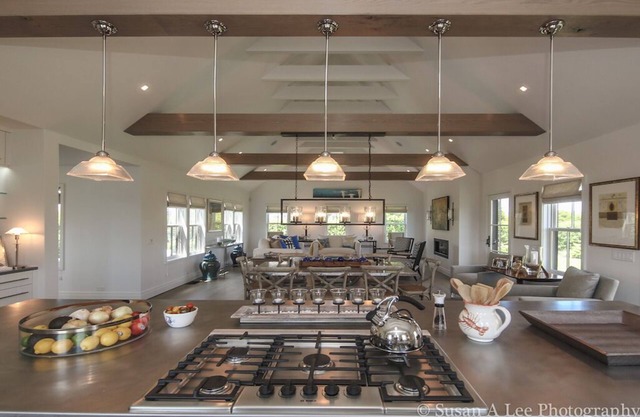 Stunning contemporary Andrew Kotchen designed home in Sconset