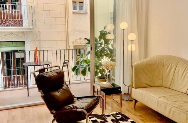 Stunning Designer 2 Bed Apt in Glorious Gràcia