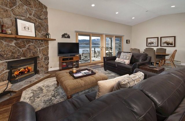 Stunning Direct Lake Dillon Views from this Top Floor Condo