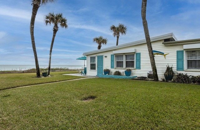 Stunning Direct Oceanfront Home; Frontyard Beach; Great for a Couple or Families