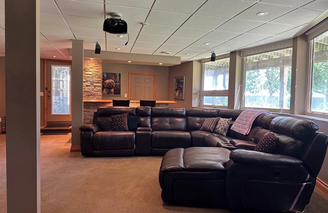 Stunning estate on 4 acres, in ground pool, hot tub, gym & fully fenced & gated