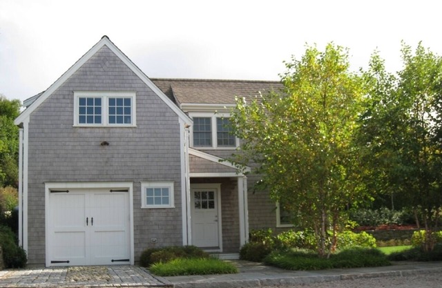 Stunning family home -walk to town- 2br 1.5 bath. private and quiet. Great loc.