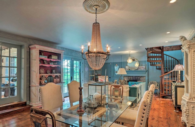 Stunning Home by the Delaware River w/ Hot Tub!