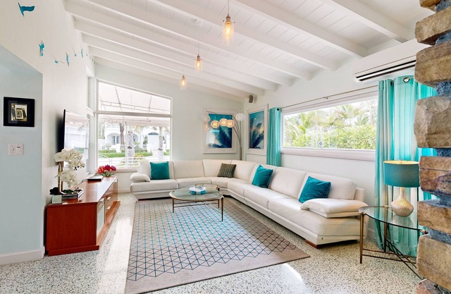 Stunning home close to beach with large parking area, backyard, full kitchen