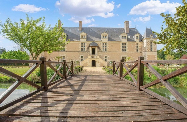 Stunning home in Fontaine Guérin