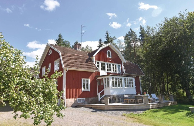 Stunning home in älgarås with WiFi