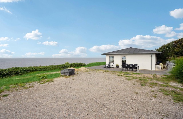 Stunning home in Esbjerg V with kitchen