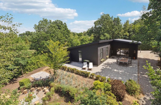 Stunning home in Fårvang with WiFi