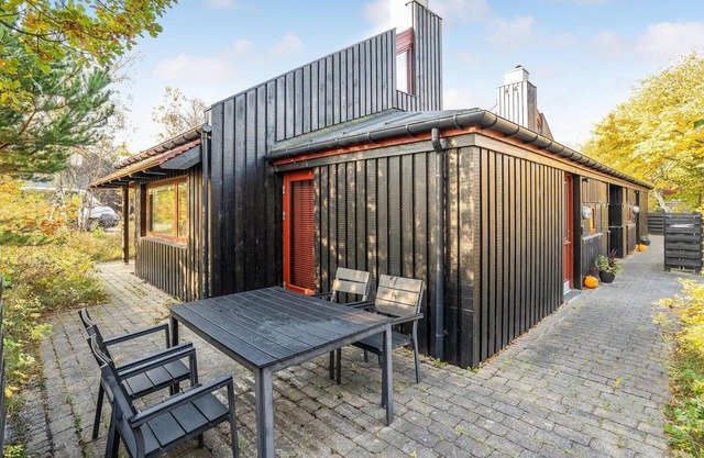 Stunning home in Grenaa with kitchen
