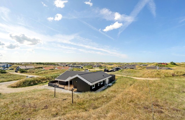 Stunning home in Hvide Sande with WiFi