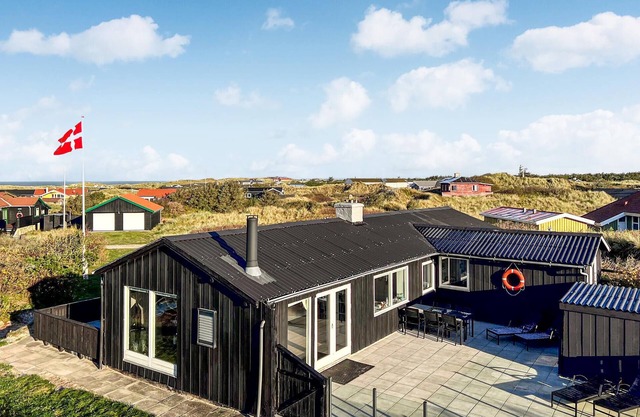 Stunning home in Løkken with kitchen