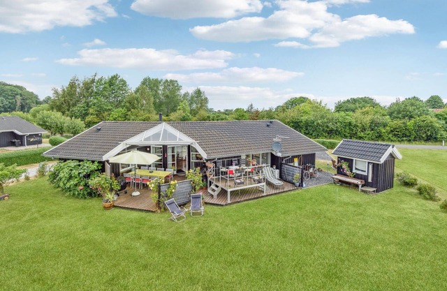 Stunning home in Rudkøbing with kitchen