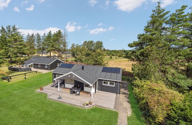 Stunning home in Skagen with WiFi