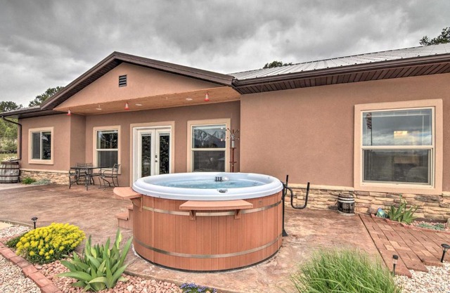 Stunning Home with Fire Pit, 11 Mi to Mt Yale!