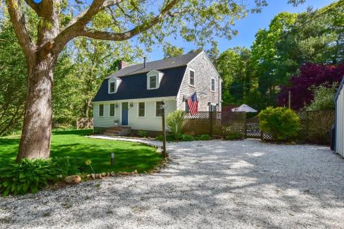 Stunning Home with Wet Bar Dog Welcome!