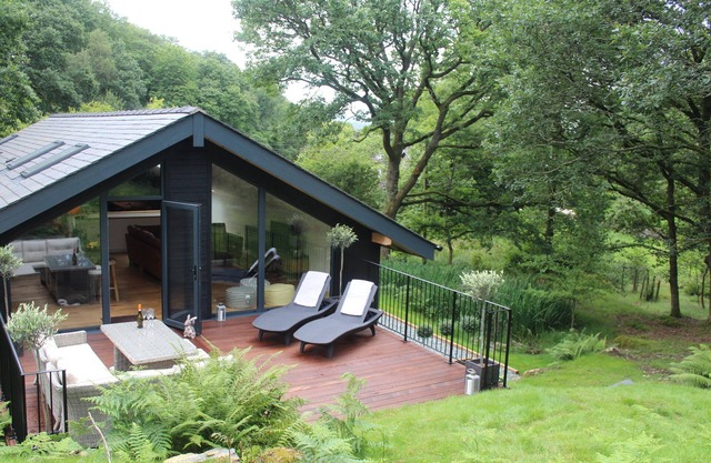 Stunning, Luxury Lodge - 300m from Lake Coniston - Sleeps 8