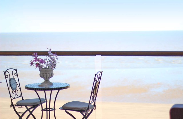 Stunning luxury 'Sea Tower Penthouse' with panoramic sea views close to margate