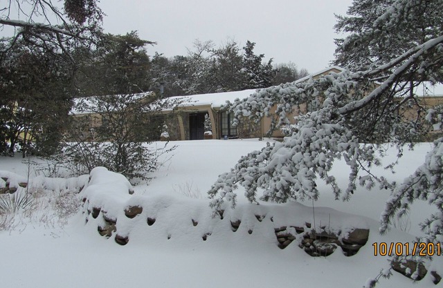 Stunning Mountain Lake, Private Forest, Beautiful 4 BR & 4 BA